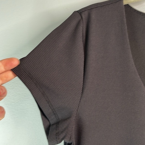 Tahari Modern Essentials Ribbed Dressy Tee Black Scoop Neck Double Layer Size M - Picture 4 of 12